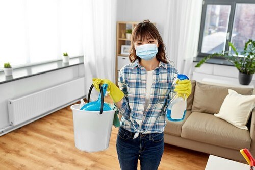 Pulire e disinfettare la casa: ecco come fare