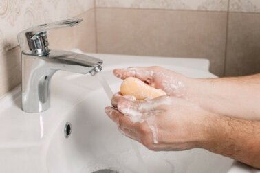 Il sapone, nemico del coronavirus