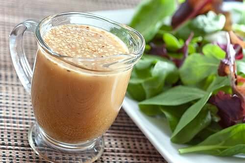 La vinaigrette al cacao è un ottimo condimento per insalate