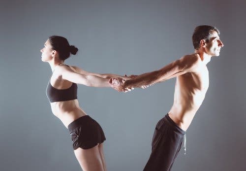 Yoga per la coppia: Urdhva Uttanasana