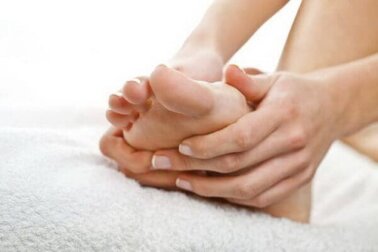 Ridurre il gonfiore dei piedi in gravidanza