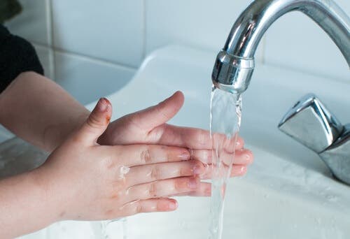 L'igiene delle mani è una misura importante contro molti batteri