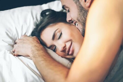 Il sesso mattutino: vantaggi e consigli