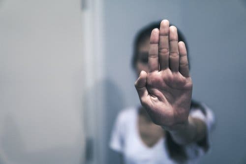 Stop all'abuso emotivo