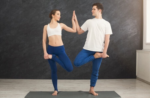 Yoga Per La Coppia Un Modo Per Rafforzare La Relazione Vivere Piu Sani
