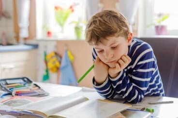Lavoretti manuali per la zona studio dei bambini