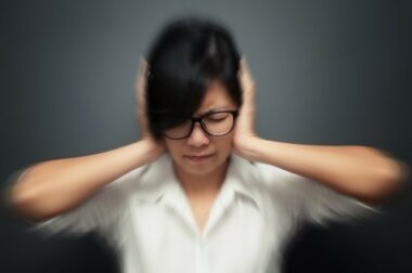 Crisi di emicrania: attenzione a 5 abitudini!