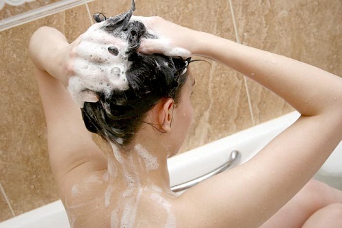 Come fare lo shampoo