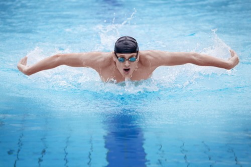 Nuoto tra gli sport per chi soffre di ipertensione