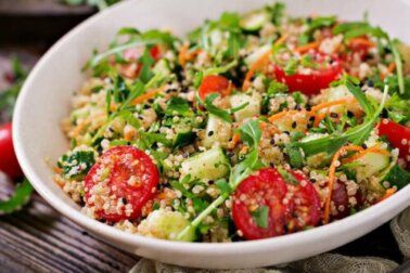 Insalate con la quinoa: 3 ricette deliziose