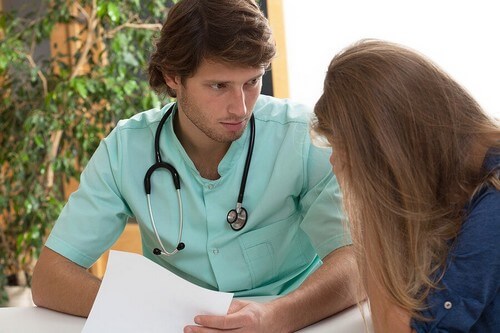 Paziente che riceve diagnosi di tumore.