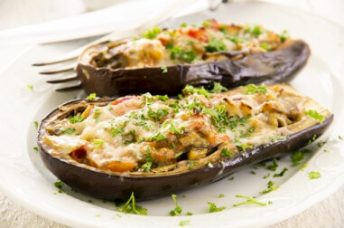 Melanzane con ripieno di legumi.
