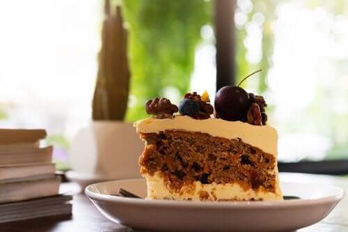 Torta al caffè e mirtilli senza zucchero