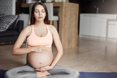 Yoga prenatale: tutto ciò che c'è da sapere