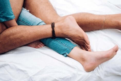 Rapporto sessuale tra uomo e donna.