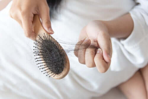 La dieta chetogenica fa cadere i capelli?