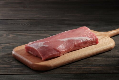 Taglio magro di carne per calmare la dispepsia.