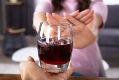 Durante la gravidanza il consumo di alcol è assolutamente vietato.