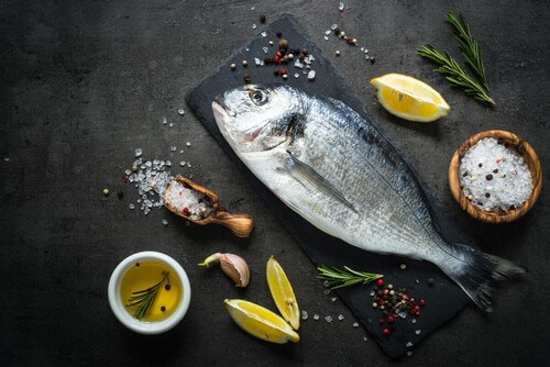 Pesce azzurro per la cena durante la gravidanza.