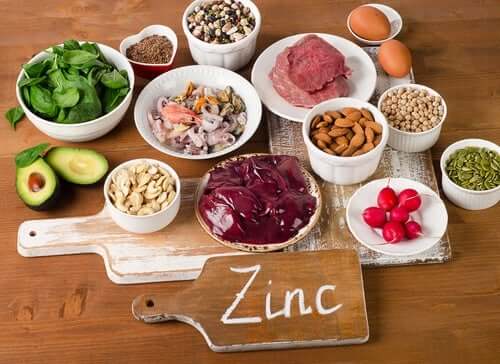 Alimenti consigliati per aumentare lo zinco nella dieta.