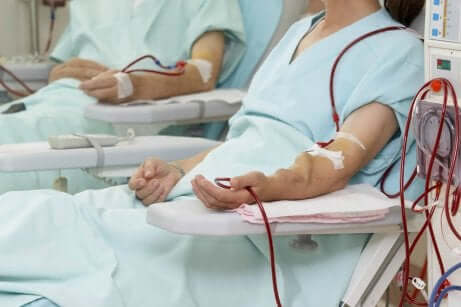 Pazienti sottoposti a dialisi per la malattia renale cronica.
