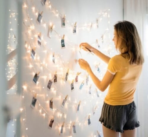 Spago e mollette per decorare con le fotografie.