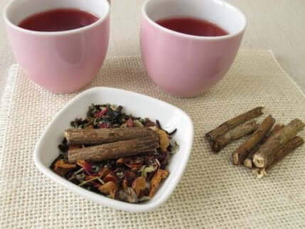 Infuso di liquirizia tra i rimedi espettoranti per la tosse.