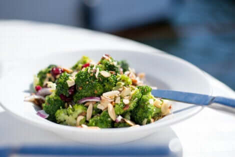 Insalata di broccoli.