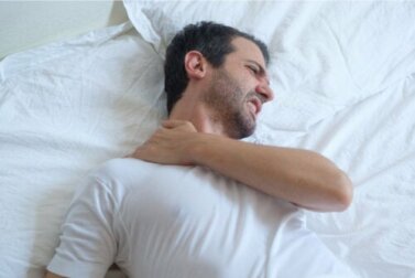 La tendinite della spalla: consigli per dormire