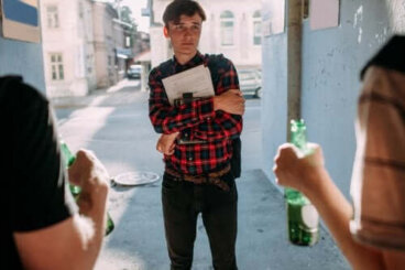 La pressione del gruppo sugli adolescenti: come aiutarli