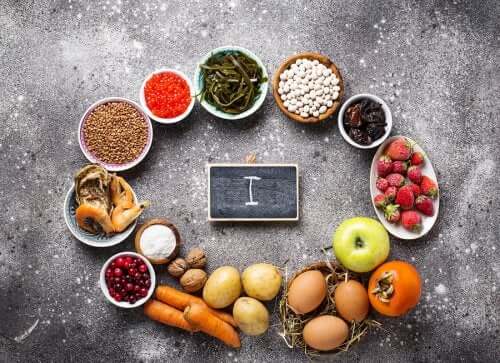 Alimenti ricchi di iodio per l'ipertiroidismo.