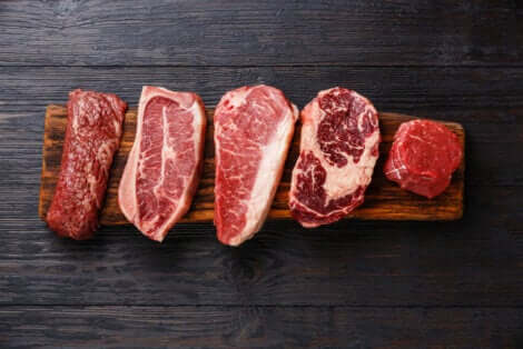Diversi tipi di carne rossa.