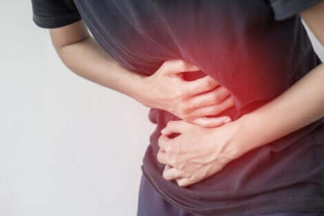 Camminare dopo aver mangiato può provocare malessere gastrico.