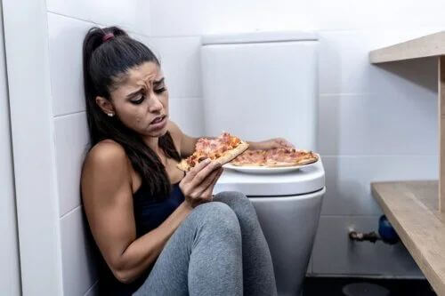 Ragazza che soffre dei tipi di bulimia.