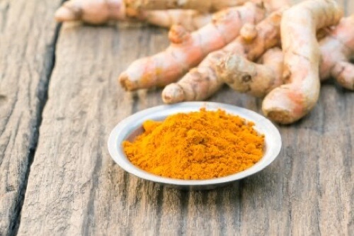 Curcuma in polvere.