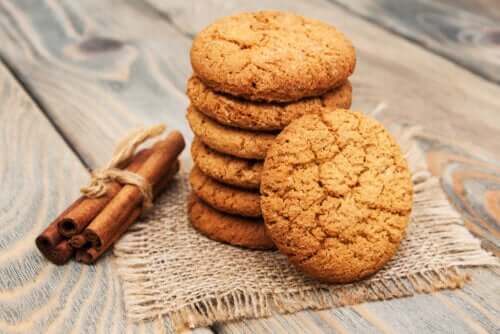 Biscotti alla cannella per il tè.