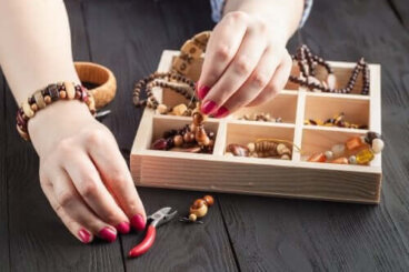 Organizer da parete fai da te per gli accessori