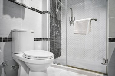 Decorare la tavoletta del WC con semplici idee