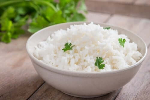 Dieta in bianco riso cotto.