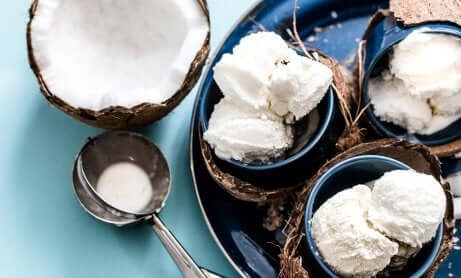 Ricette a base di latte di cocco: gelato al cocco.