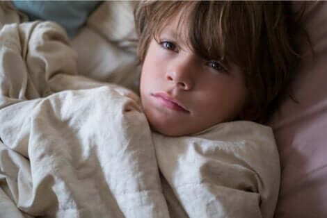Occhiaie nei bambini: bambino affetto da insonnia.