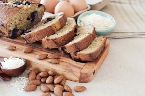 Pane al cocco e mandorle.