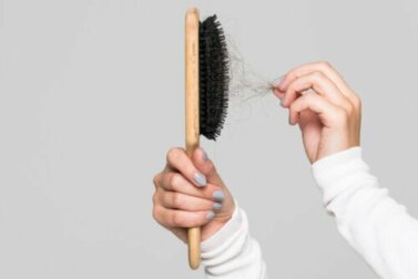 Pulire la spazzola per capelli: perché e come?
