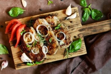 Bistecca alle cipolle: ricetta facile e salutare
