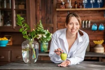 Calmare il bruciore di stomaco con rimedi a base di mela