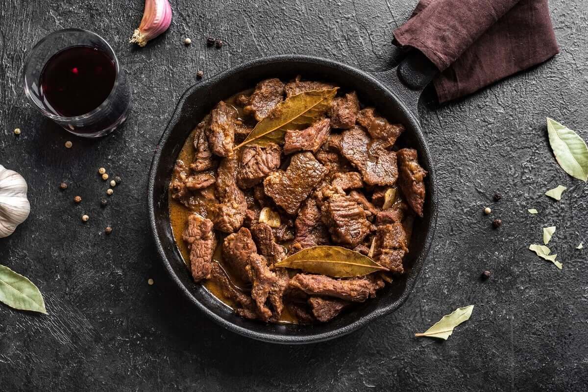 Secondi per Capodanno: guance di maiale in umido.