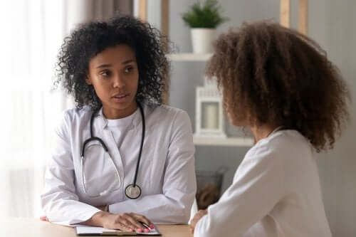 Consulto medico durante l'adolescenza
