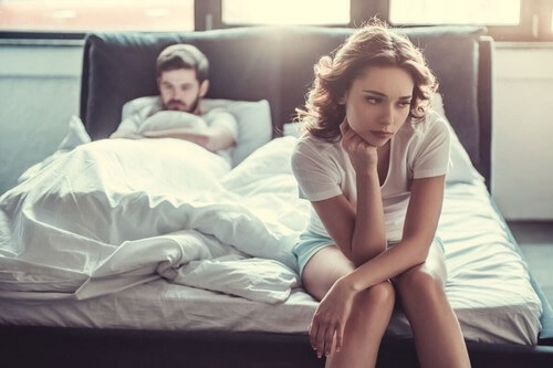 Coppia incompatibile a letto.
