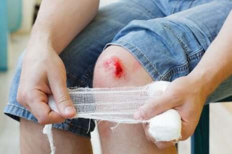 Ferita al ginocchio.