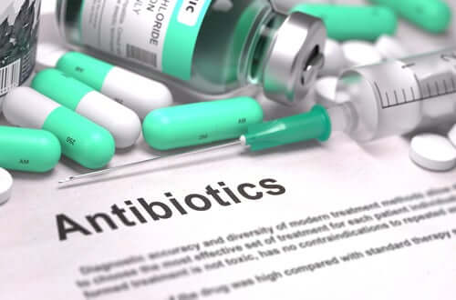 Diversi tipi di antibiotici.
